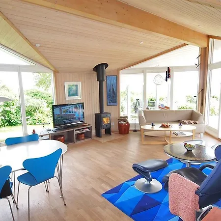 Three-bedroom Holiday Strandly 01 *