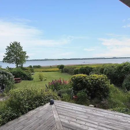 Three-bedroom Holiday Strandly 01 Holiday home *
